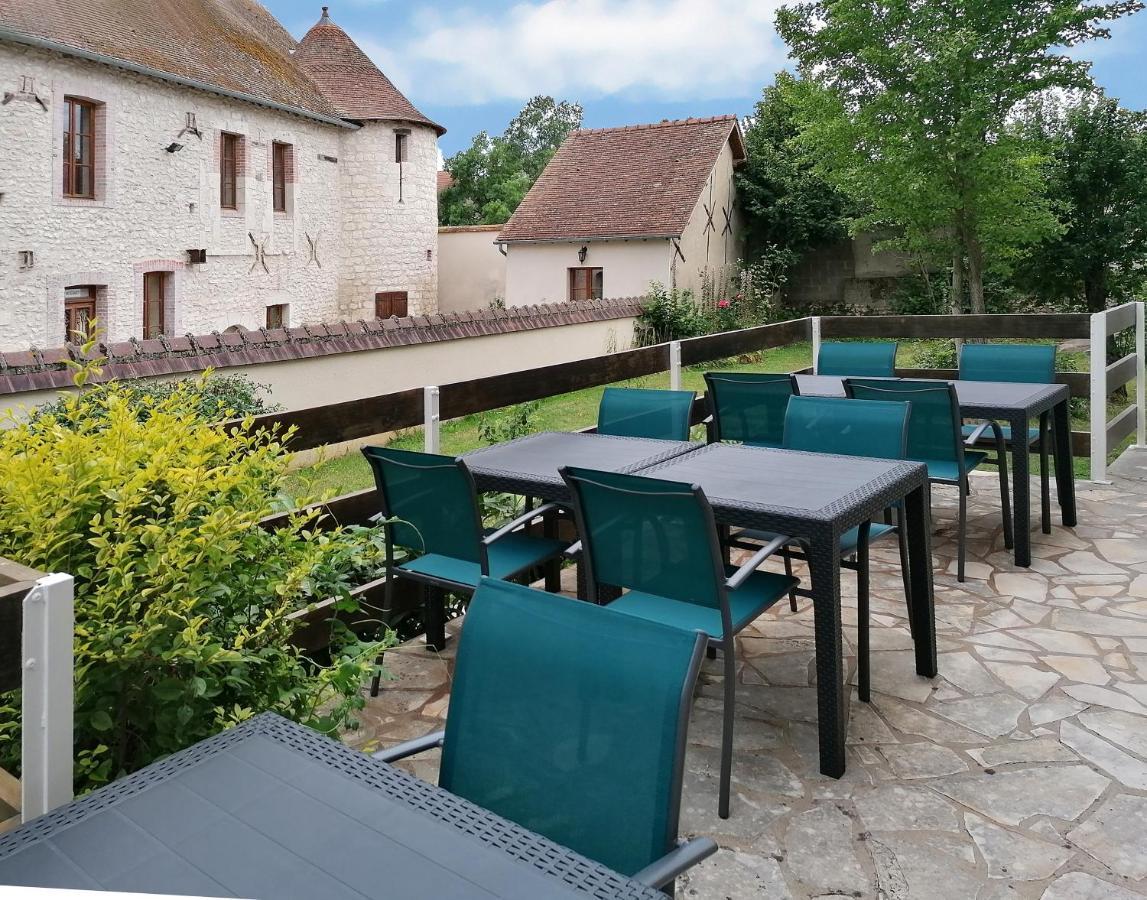 Hotel Le Dormeux Mehun-sur-Yevre Exterior photo